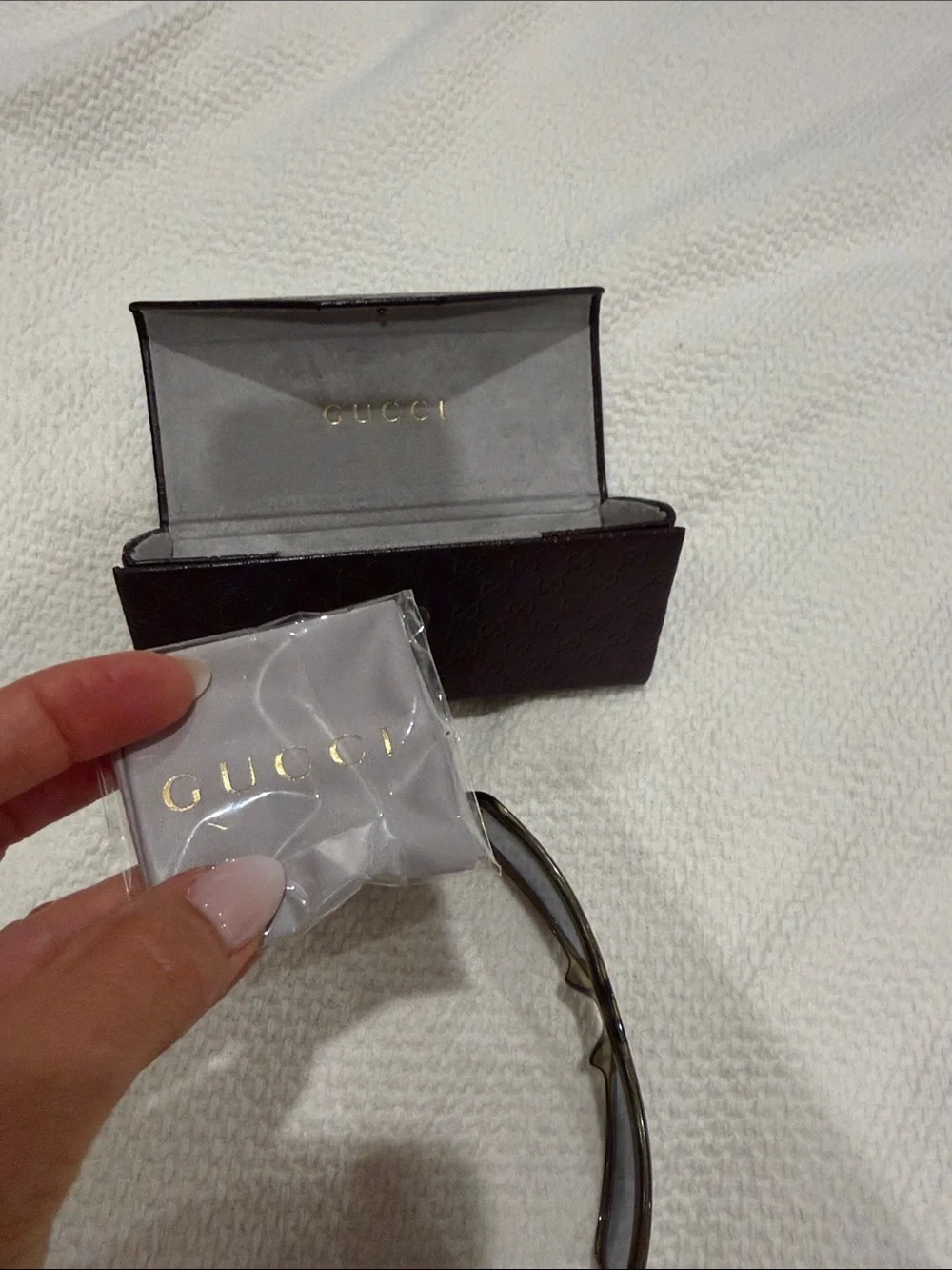 Gucci Brown Gradient Lens Oversized Sunglasses with Logo Case